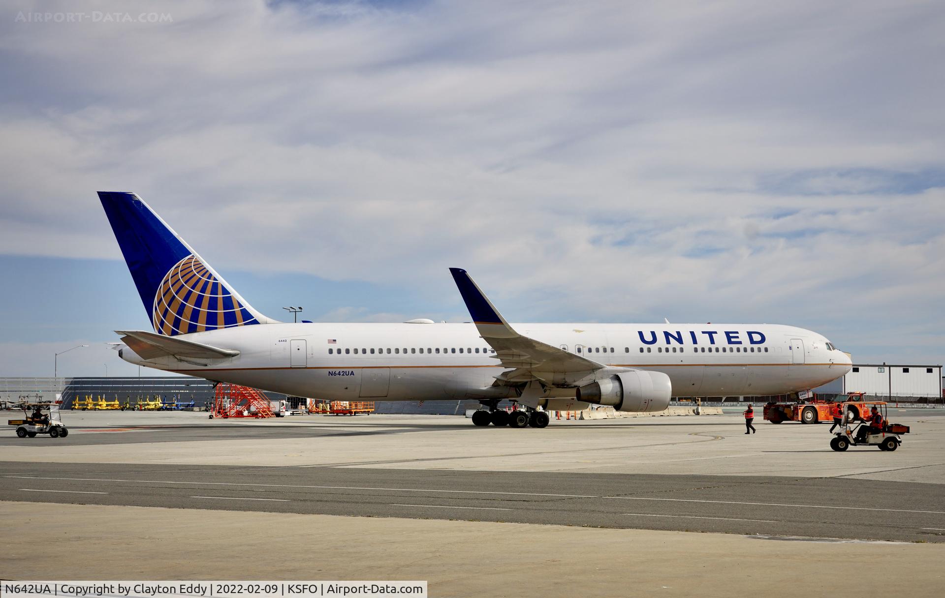 N642UA, 1991 Boeing 767-322 C/N 25092, Oldest UAL aircraft? SFO 2022.