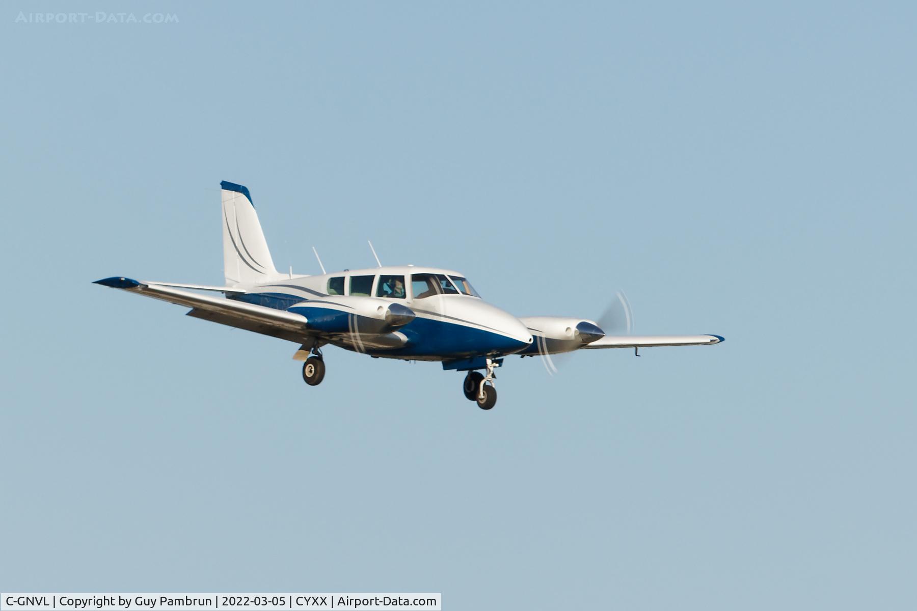 C-GNVL, 1967 Piper PA-30 Twin Comanche C/N 30-1532, Landing on 19