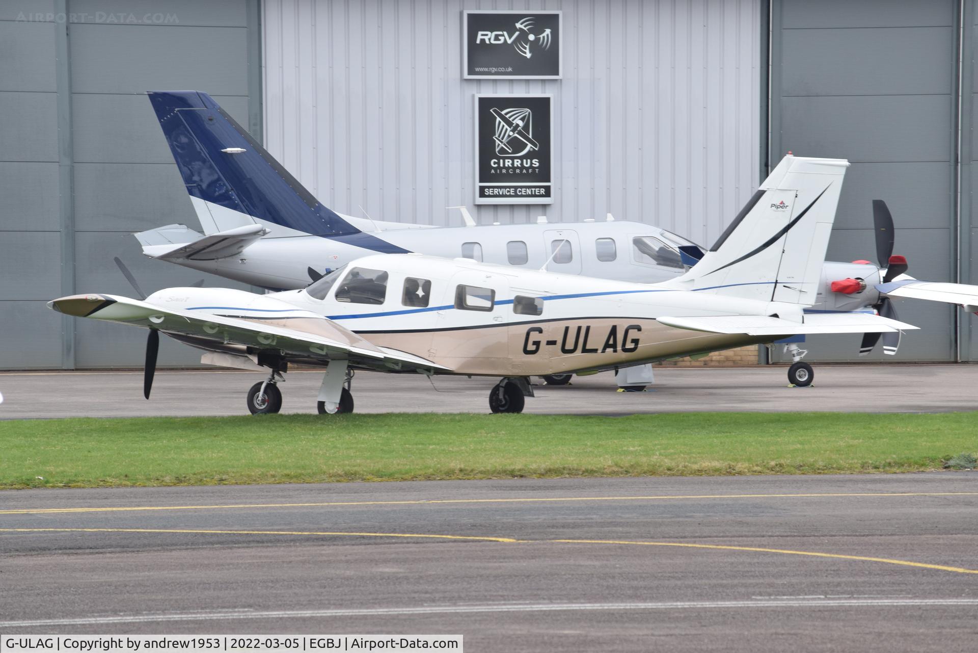 G-ULAG, 2001 Piper PA-34-220T Seneca V C/N 3449240, G-ULAG at Gloucestershire Airport.
