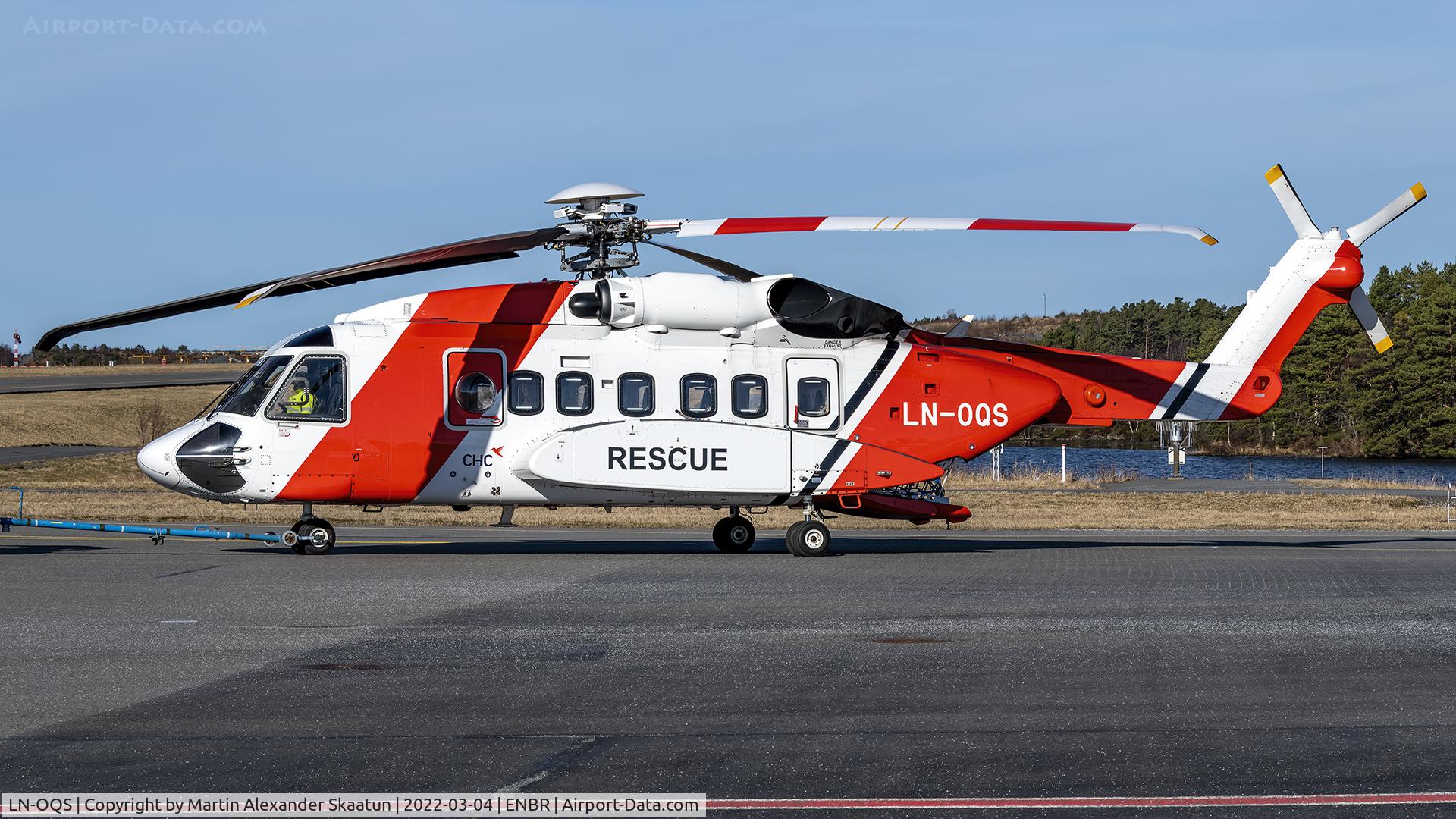 LN-OQS, 2016 Sikorsky S-92A C/N 920295, Towed to the apron.