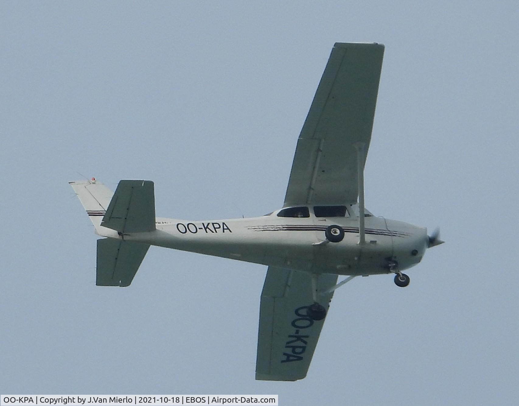 OO-KPA, 1998 Cessna 172R C/N 17280521, Along the belgian coast