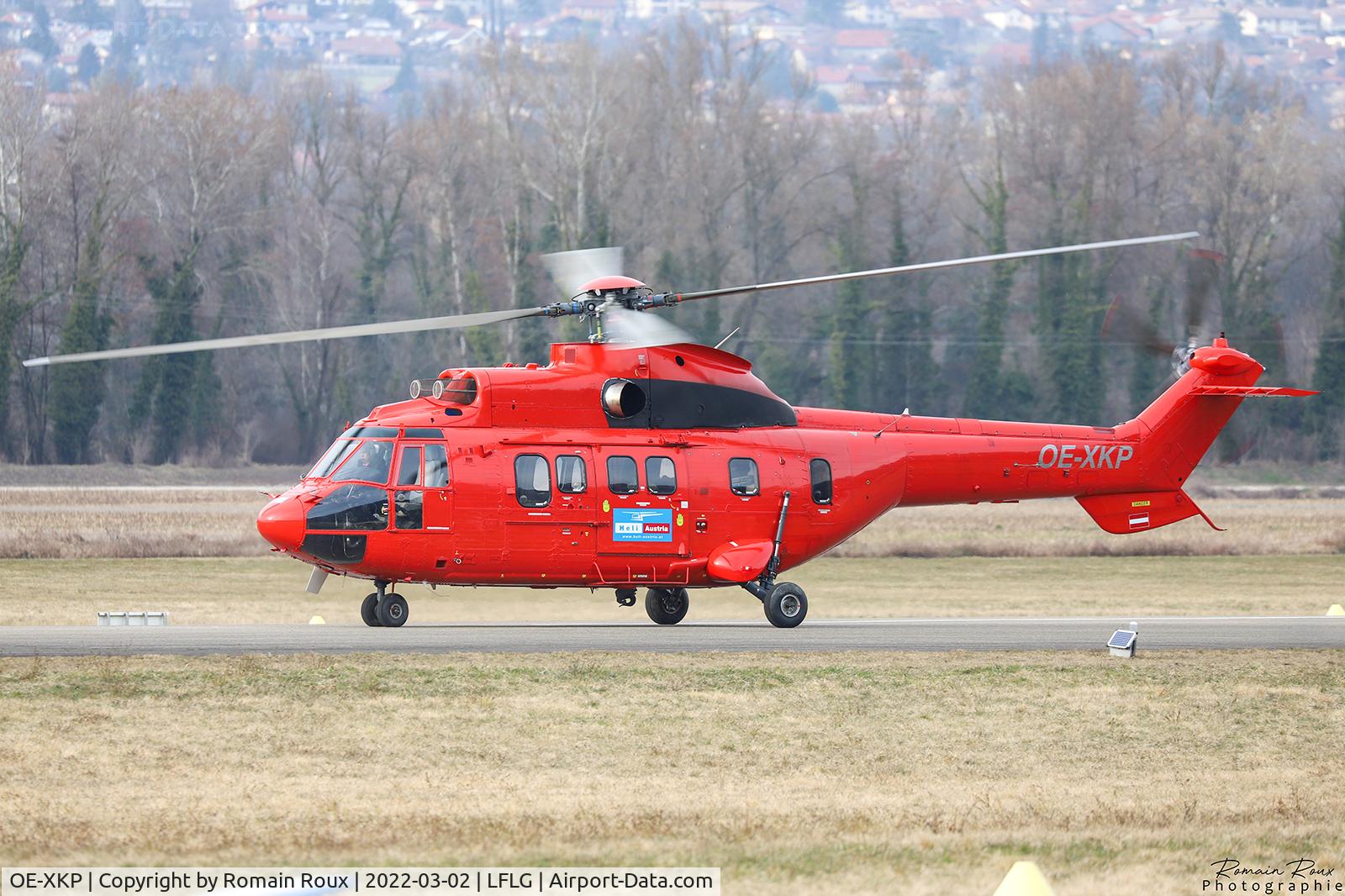 OE-XKP, 1997 Aérospatiale AS-332L-1 Super Puma Super Puma C/N 2468, Taxiing