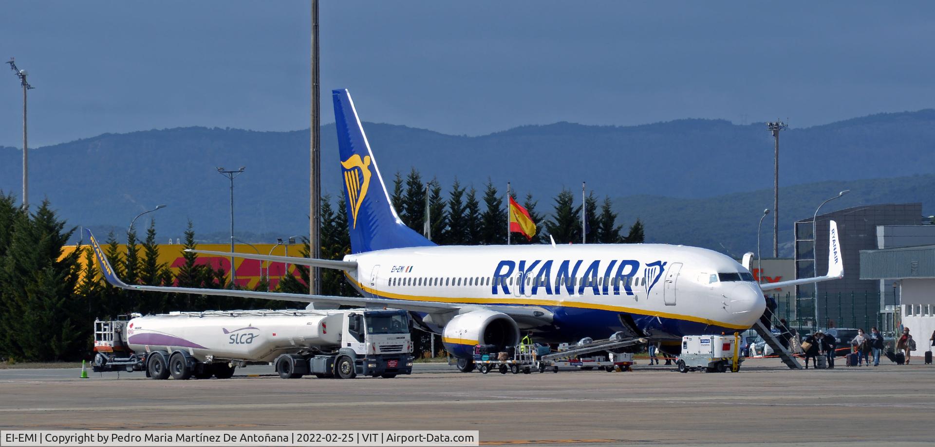 EI-EMI, 2010 Boeing 737-8AS C/N 34979, Aeropuerto de Foronda - Vitoria-Gasteiz - Euskadi - España
