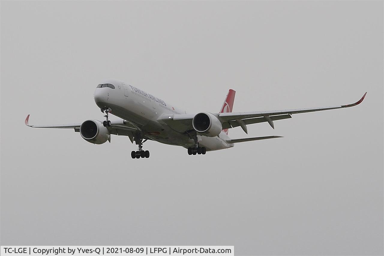 TC-LGE, 2021 Airbus A350-941 C/N 454, Airbus A350-941, Short approach rwy 26L, Roissy Charles De Gaulle airport (LFPG-CDG)