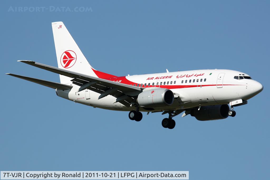 7T-VJR, 2002 Boeing 737-6D6 C/N 30545, at cdg