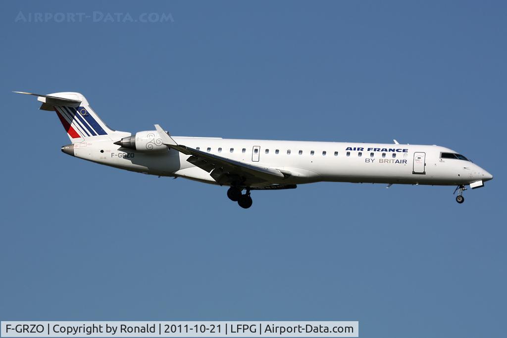 F-GRZO, 2007 Canadair CRJ-700 (CL-600-2C10) Regional Jet C/N 10265, at cdg