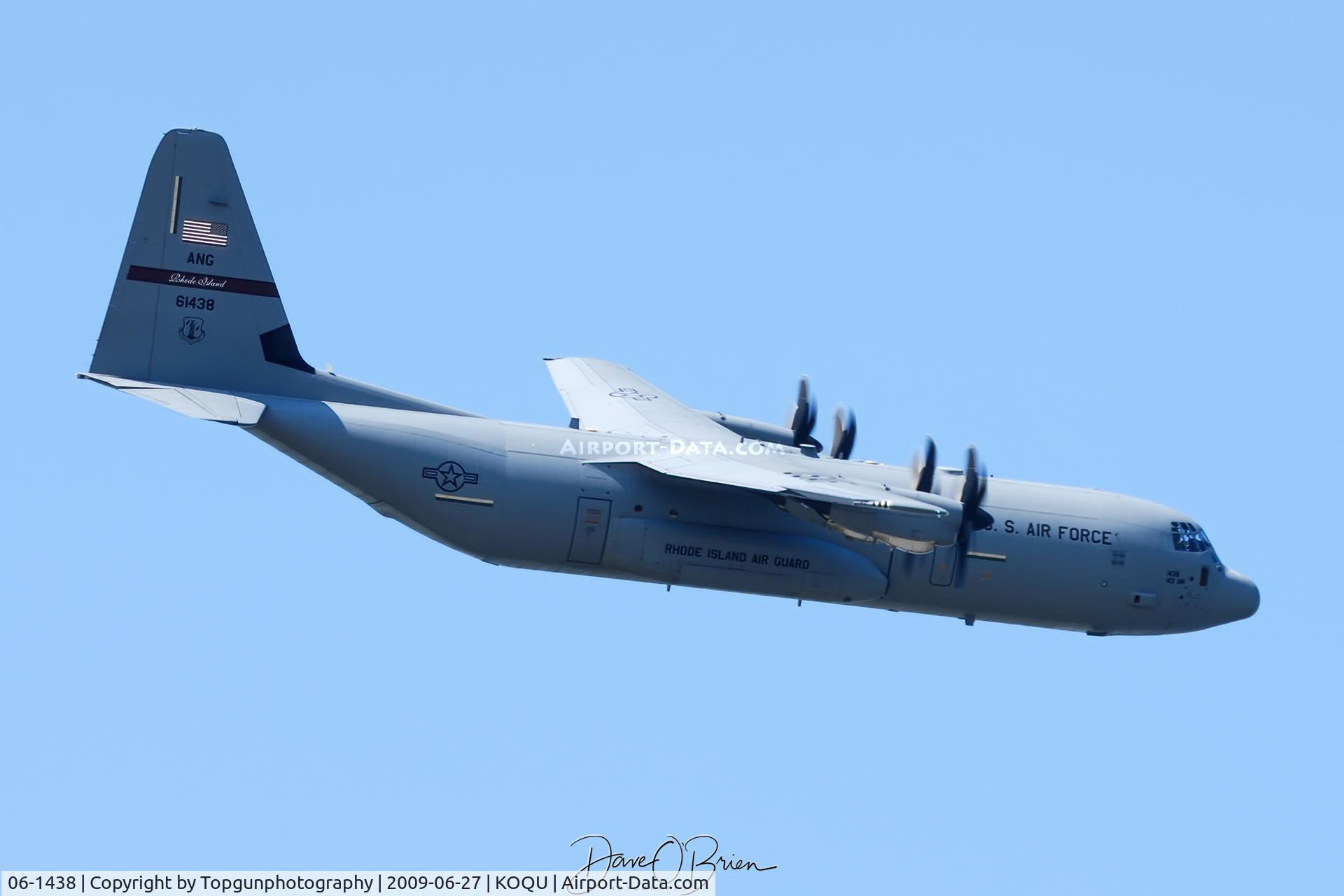 06-1438, 2006 Lockheed Martin C-130J-30 Super Hercules C/N 382-5584, RHODY11 making a banana pass
