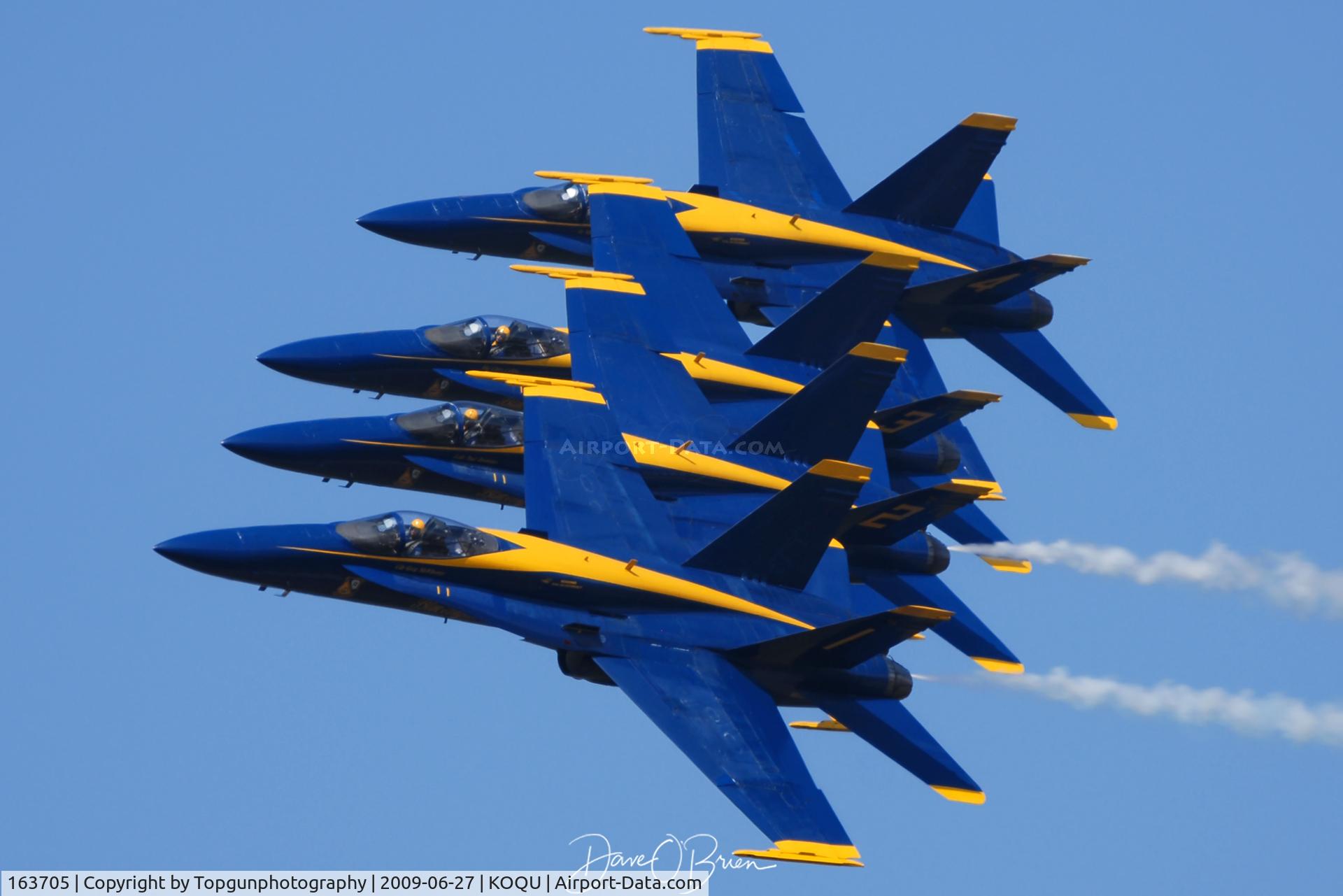 163705, 1988 McDonnell Douglas F/A-18C Hornet C/N 0767/C067, 4 ship show center