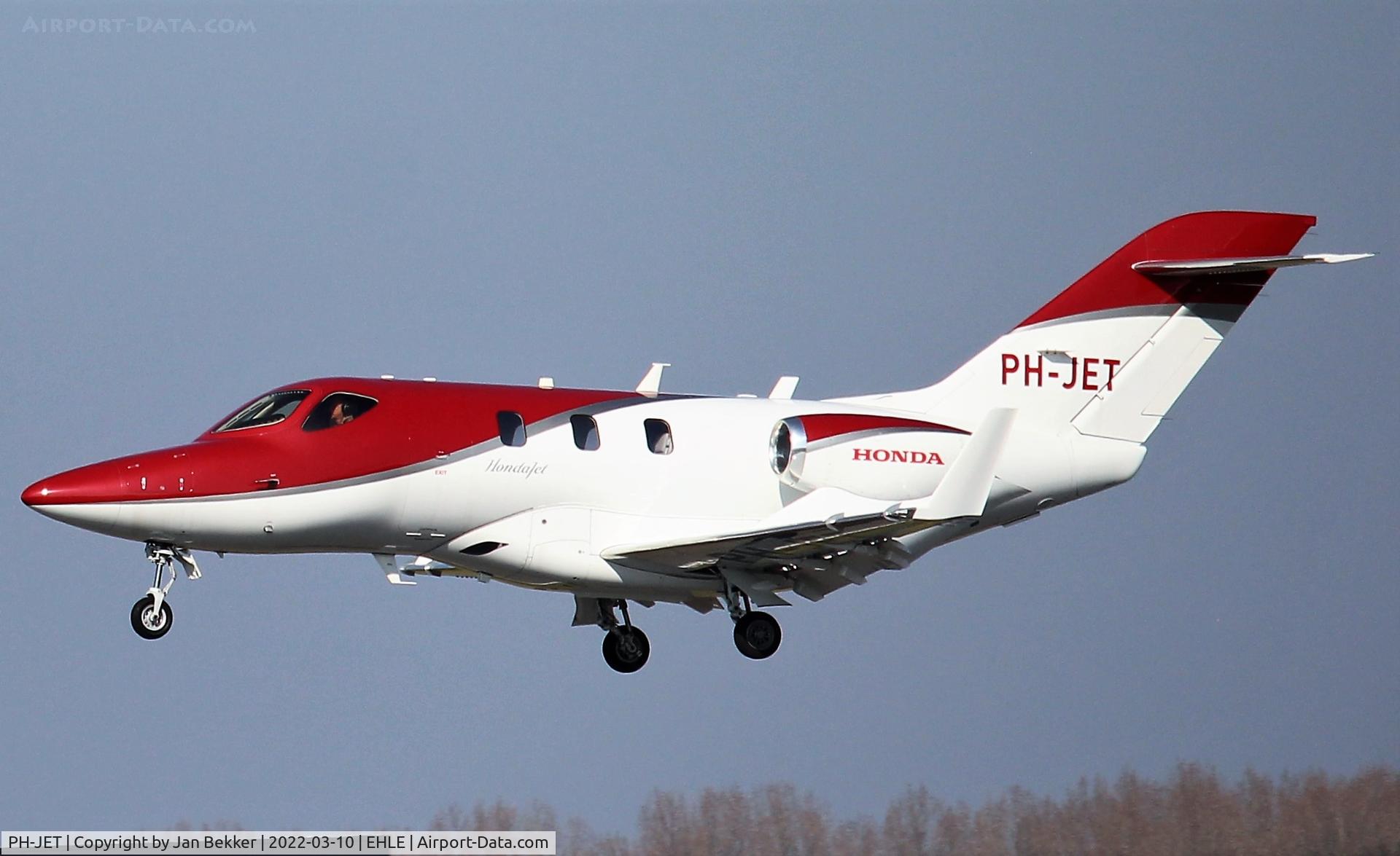 PH-JET, 2015 Honda HA-420 HondaJet C/N 42000017, Arriving for the first time at Lelystad Airport