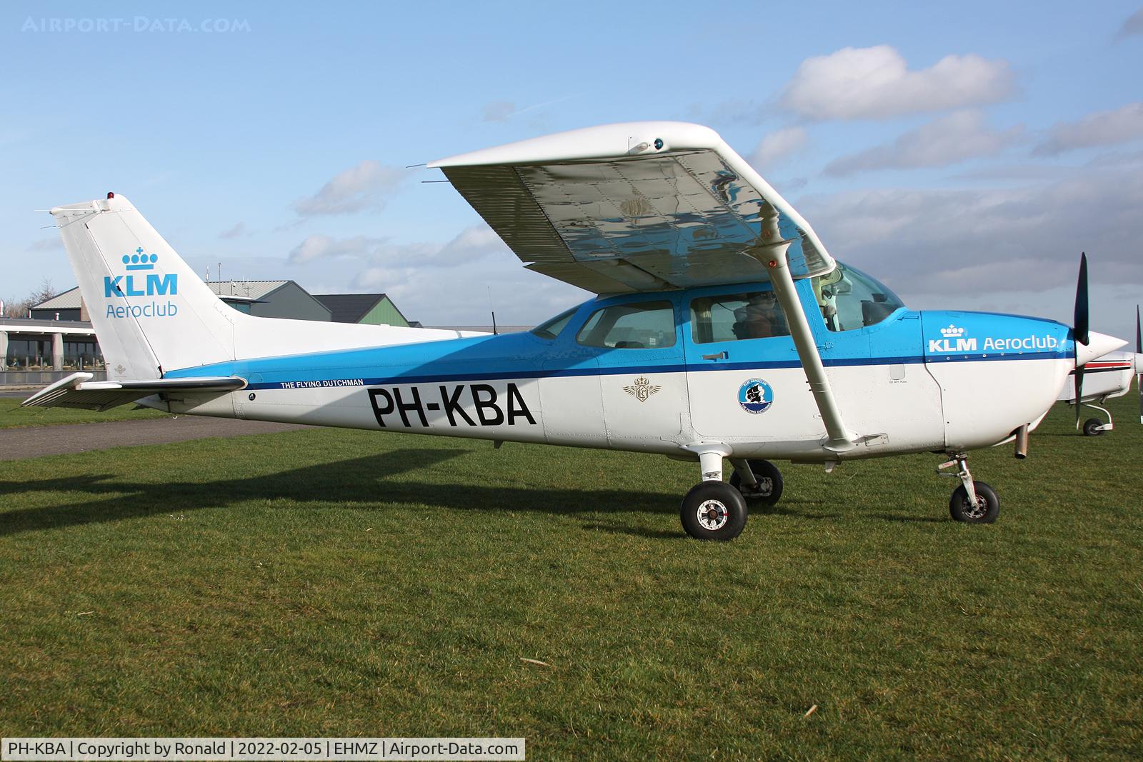 PH-KBA, 1982 Cessna 172P C/N 17275109, at ehmz