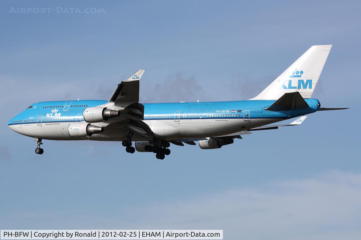 PH-BFW, 2000 Boeing 747-406BC C/N 30454, at spl