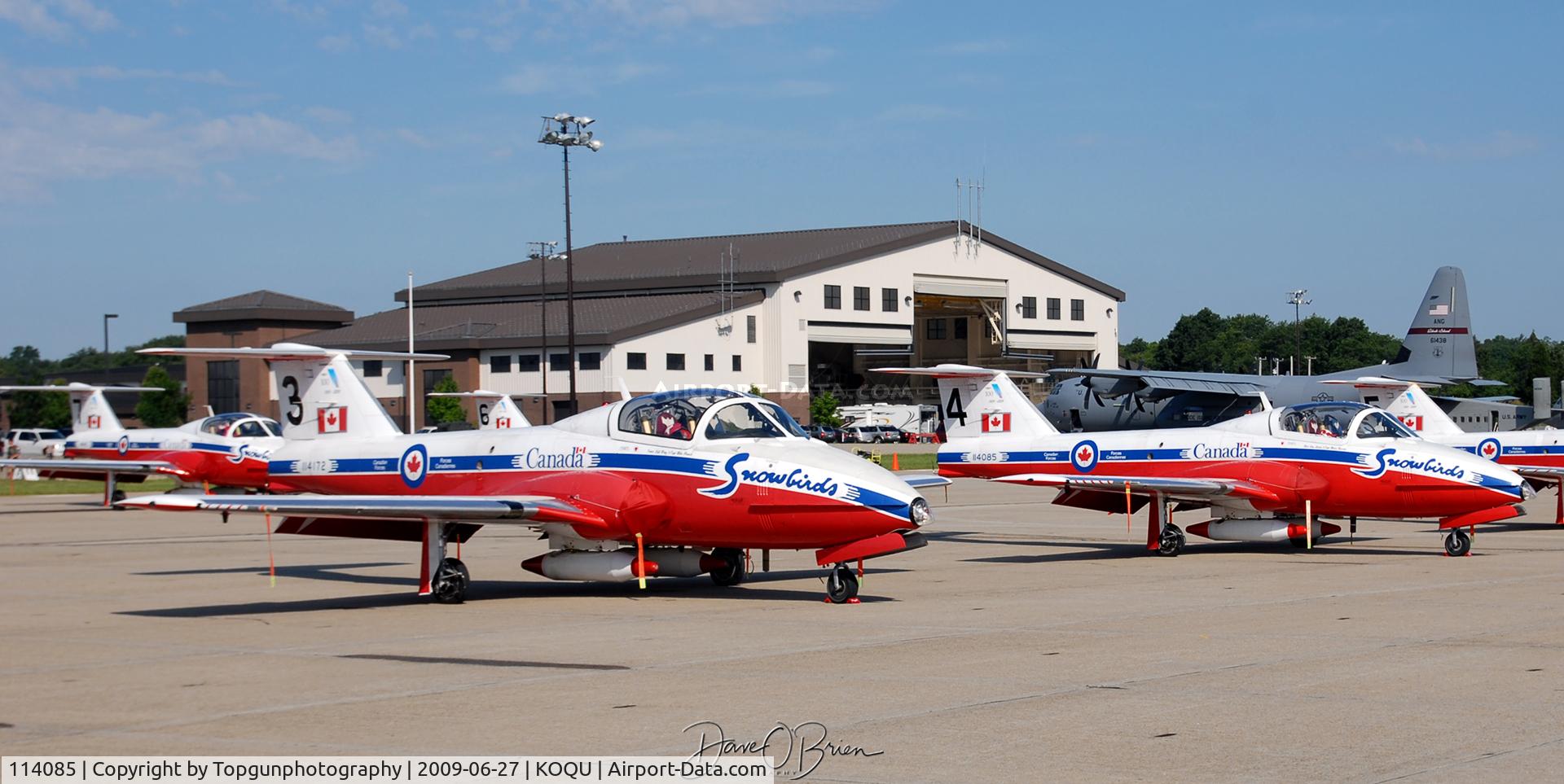 114085, Canadair CT-114 Tutor C/N 1085, Snowbirds on the hot ramp