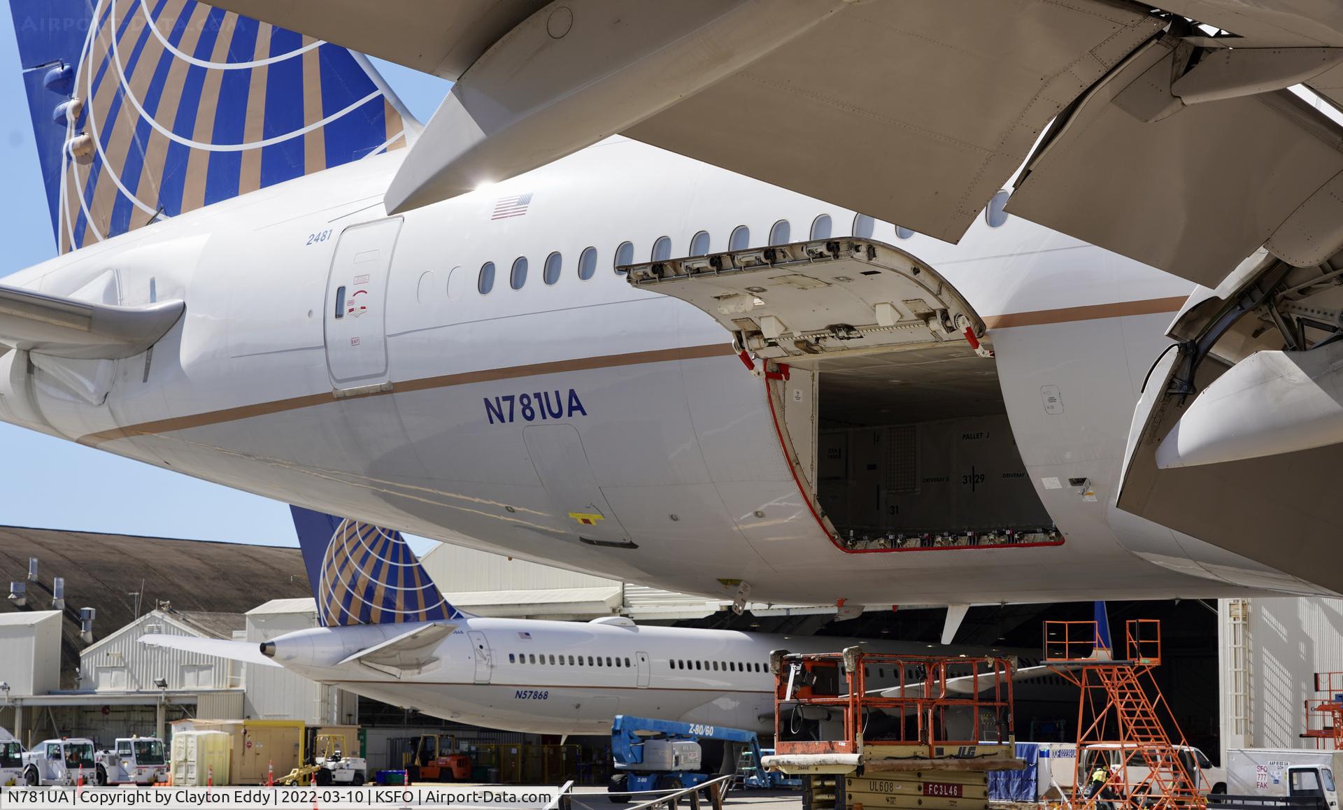 N781UA, 1996 Boeing 777-222 C/N 26945, SFO 2022.