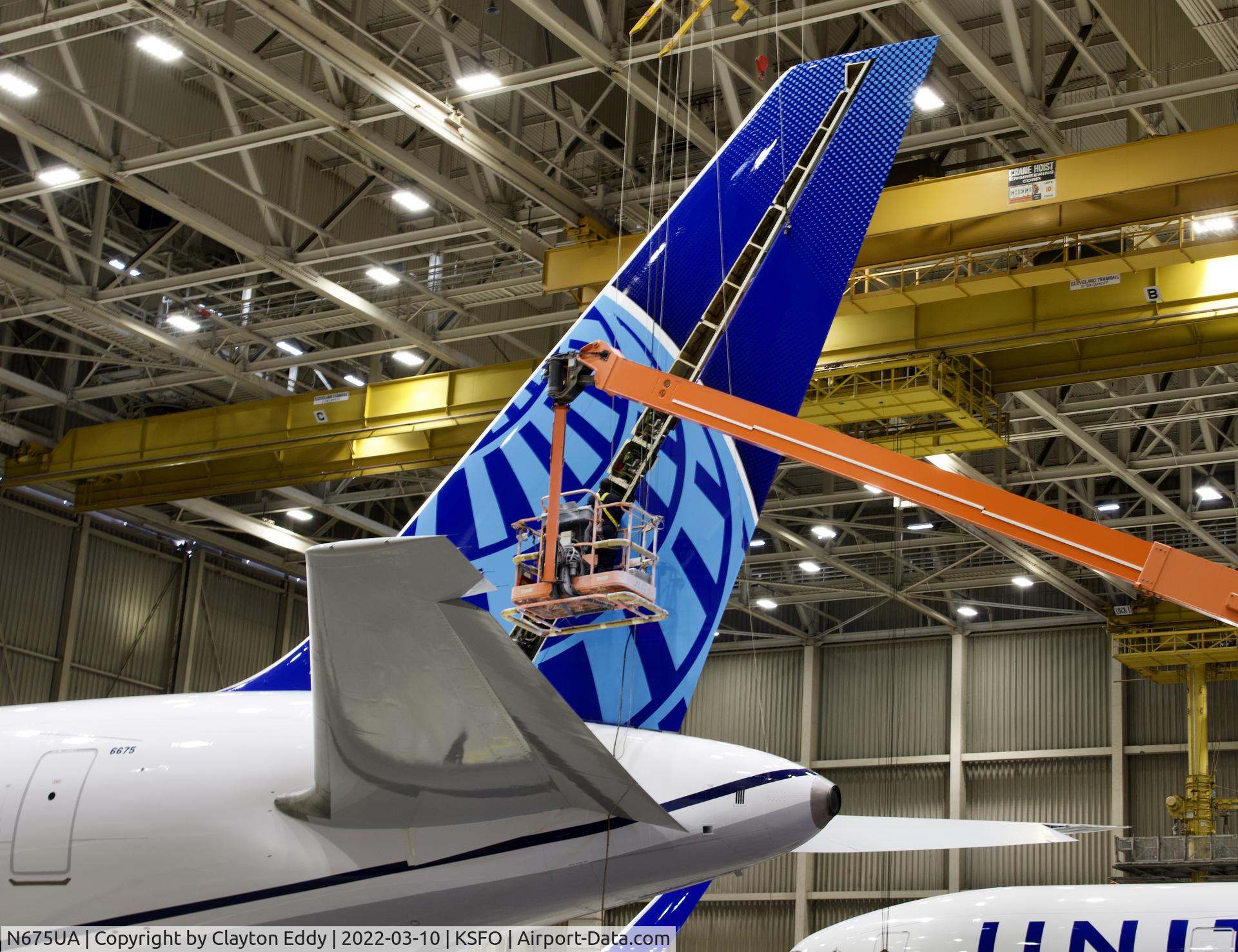 N675UA, 2000 Boeing 767-322 C/N 29243, SFO 2022.