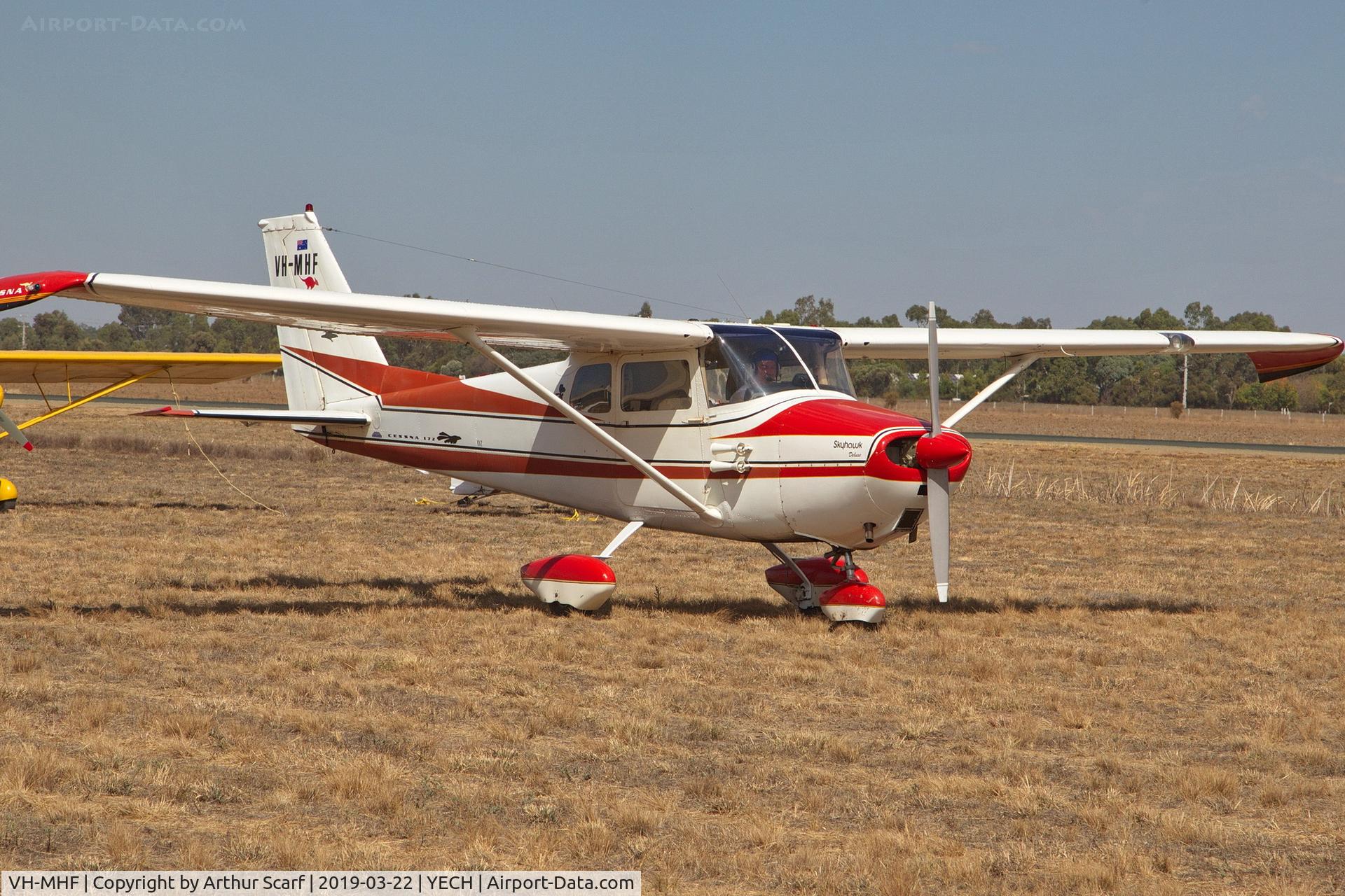 VH-MHF, 1959 Cessna 172A C/N 47168, Antique Aeroplane Association of Australia fly in Echuca Vic 2019