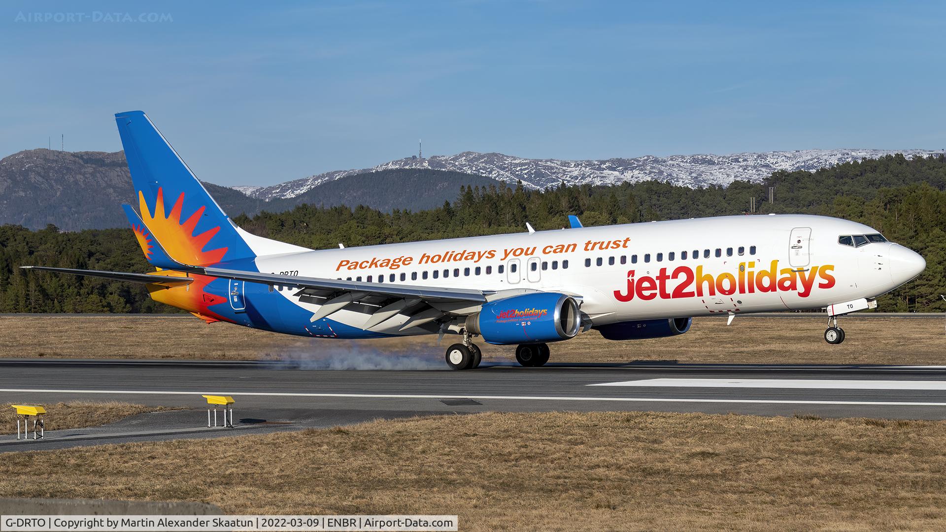 G-DRTO, 2010 Boeing 737-8JP C/N 37818, Landing rwy. 17.