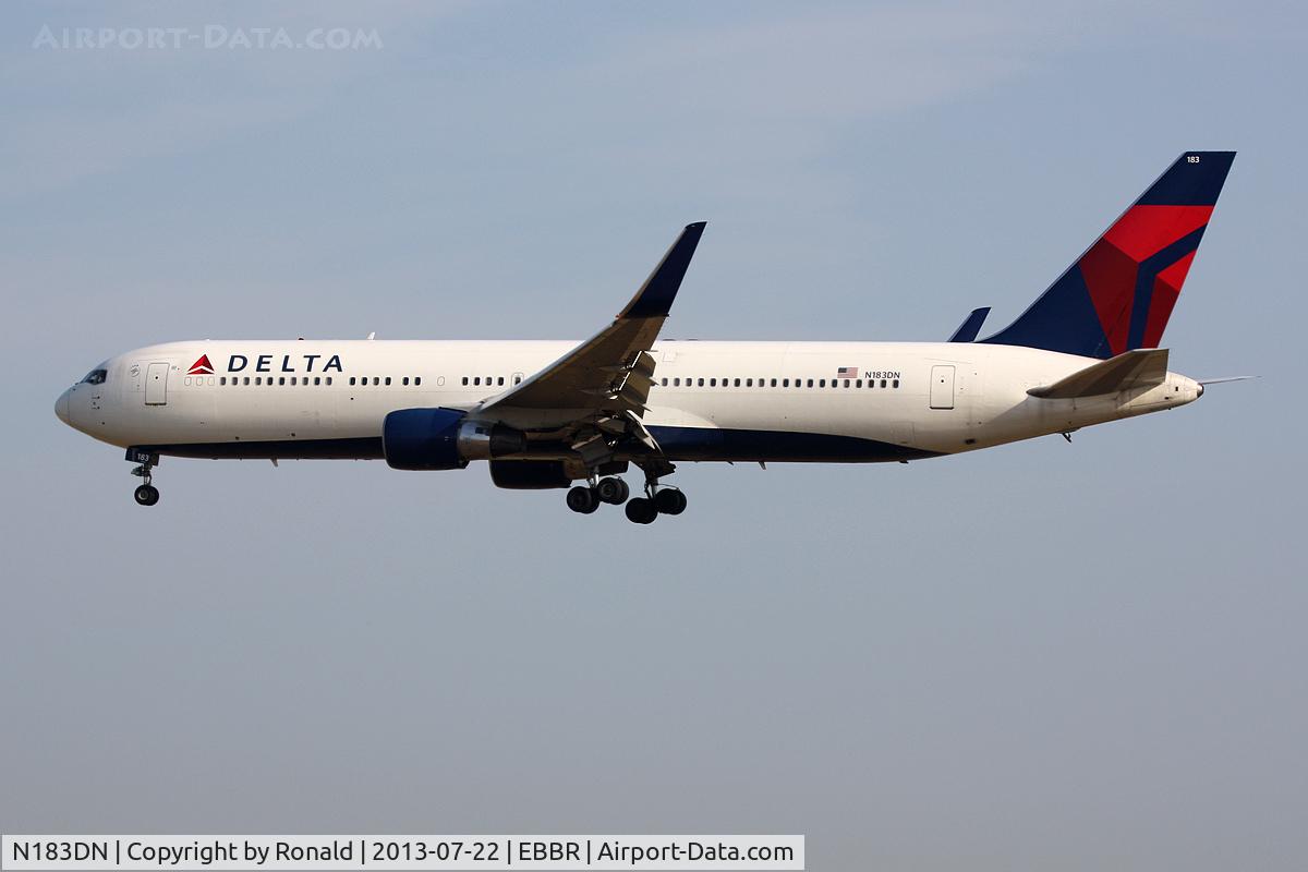 N183DN, 1993 Boeing 767-332 C/N 27110, at bru