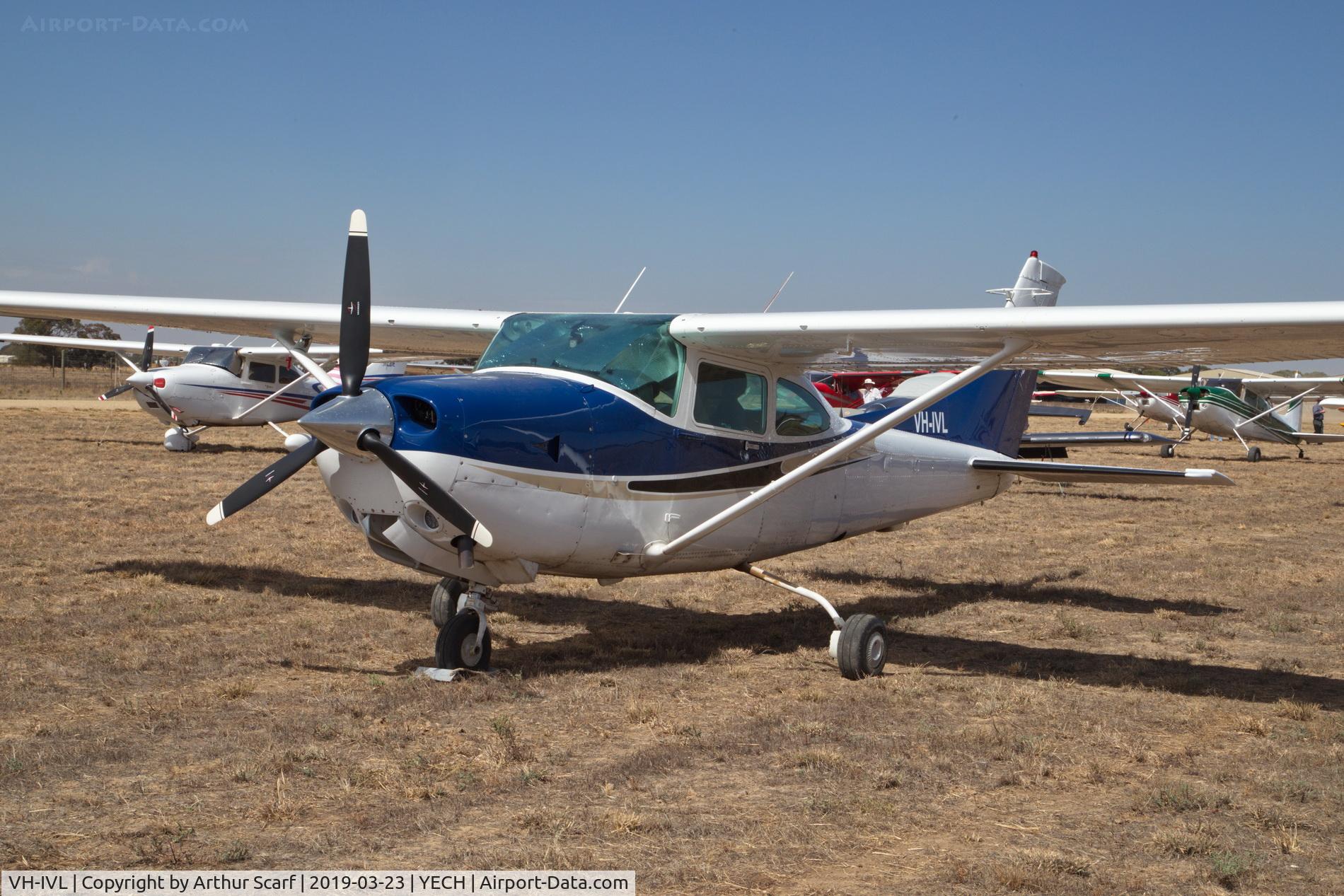 VH-IVL, Cessna TR182 Turbo Skylane RG C/N R18201801, Antique Aeroplane Association of Australia fly in Echuca Vic 2019