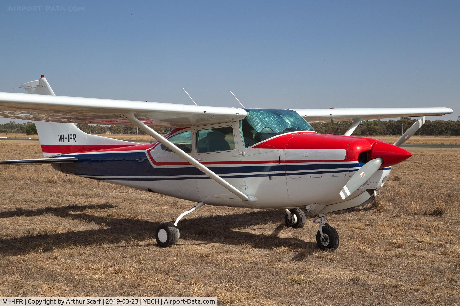 VH-IFR, 1980 Cessna R182 Skylane RG C/N R-18200304, Antique Aeroplane Association of Australia fly in Echuca Vic 2019