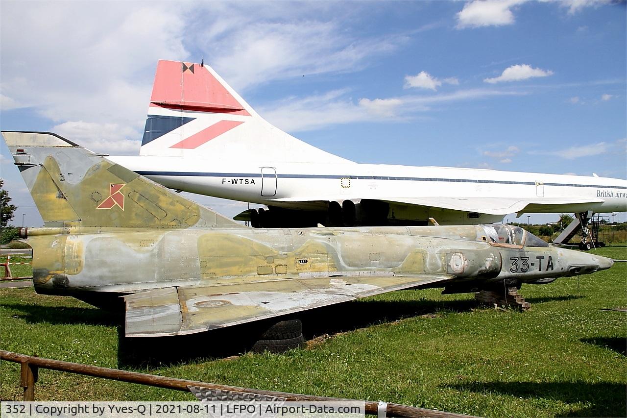 352, Dassault Mirage IIIRD C/N 352, Dassault Mirage IIIRD, Awaiting restoration, Delta Athis Museum, Paray near Paris-Orly Airport