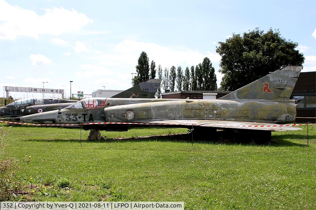 352, Dassault Mirage IIIRD C/N 352, Dassault Mirage IIIRD, Awaiting restoration, Delta Athis Museum, Paray near Paris-Orly Airport