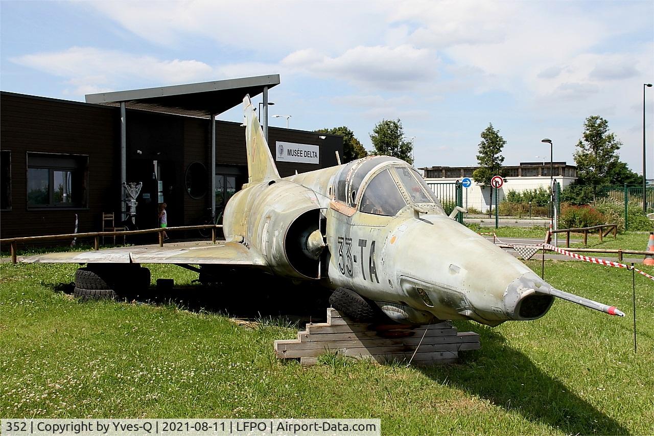 352, Dassault Mirage IIIRD C/N 352, Dassault Mirage IIIRD, Awaiting restoration, Delta Athis Museum, Paray near Paris-Orly Airport