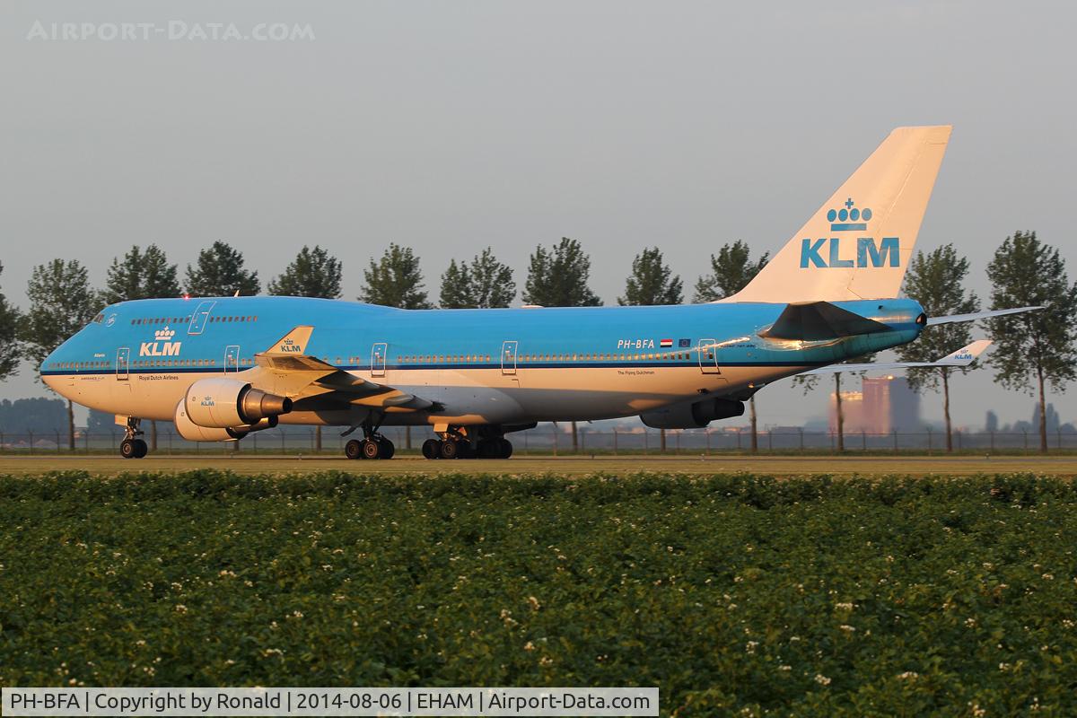 PH-BFA, 1989 Boeing 747-406 C/N 23999, at spl