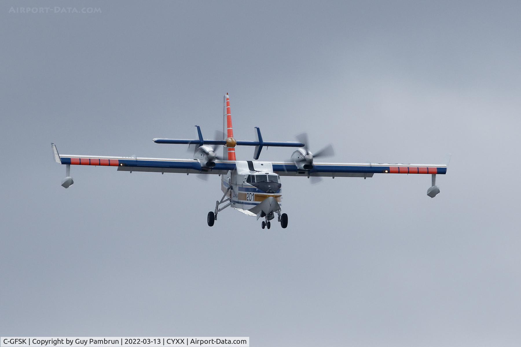 C-GFSK, 1986 Canadair CL-215-V (CL-215-1A10) C/N 1085, Landing on 19
