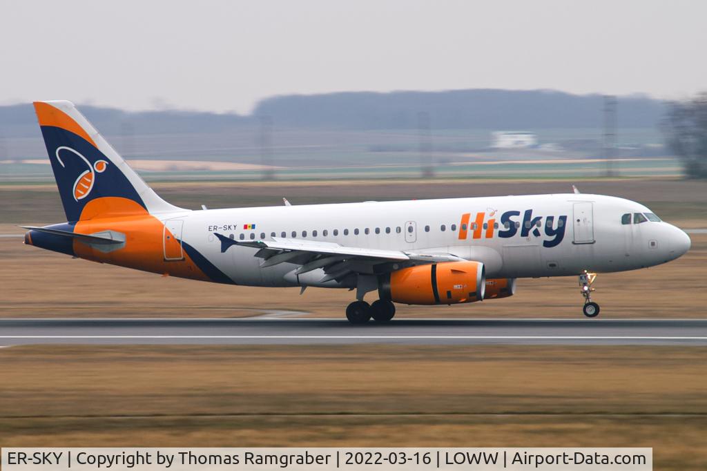 ER-SKY, 2004 Airbus A319-131 C/N 2326, HiSky Airbus A319