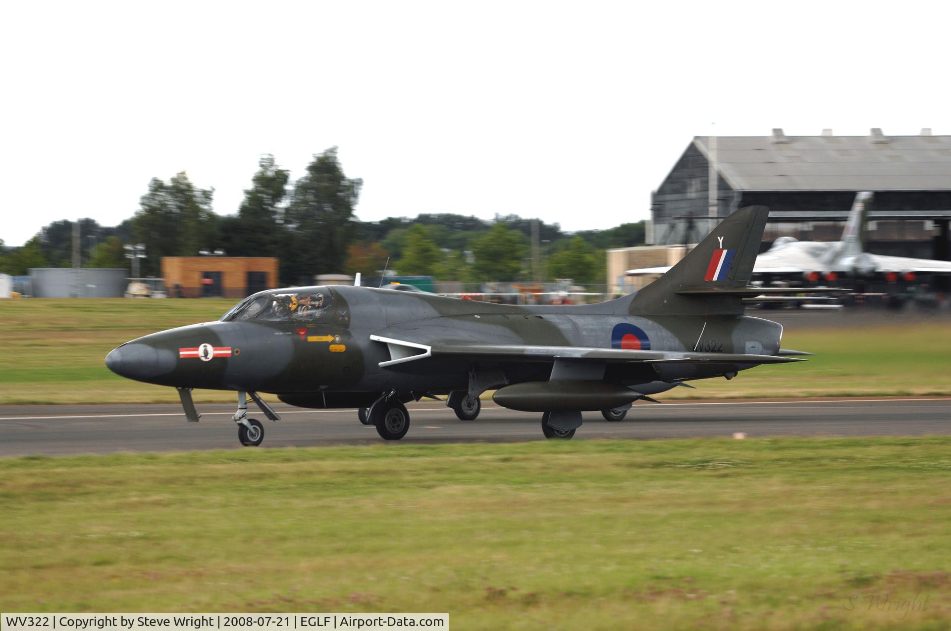 WV322, 1955 Hawker Hunter T.8C C/N 41H-670792, Farnborough International 2008 UK