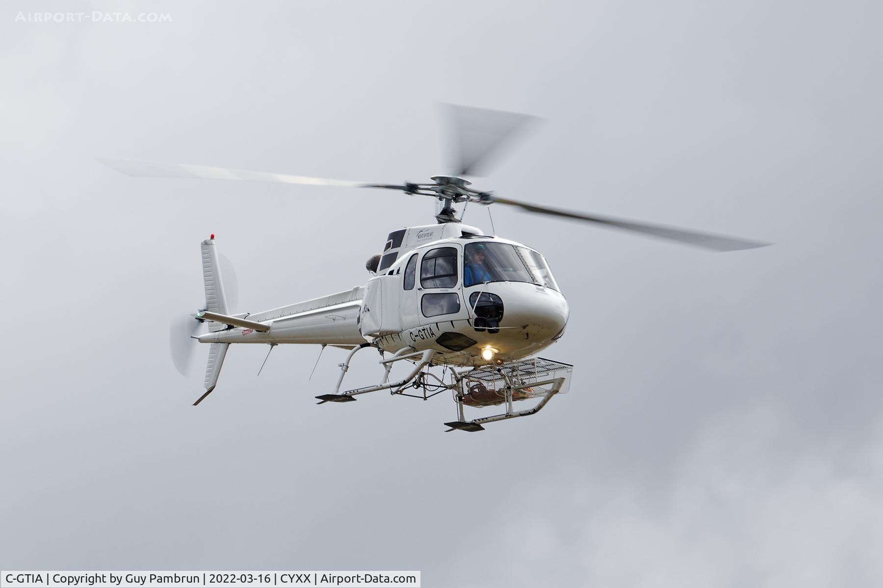 C-GTIA, 2007 Aerospatiale AS-350B-2 Ecureuil C/N 4328, Landing on 19