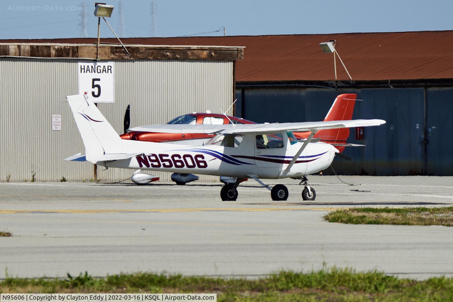 N95606, 1984 Cessna 152 C/N 15285936, San Carlos Airport California 2022.