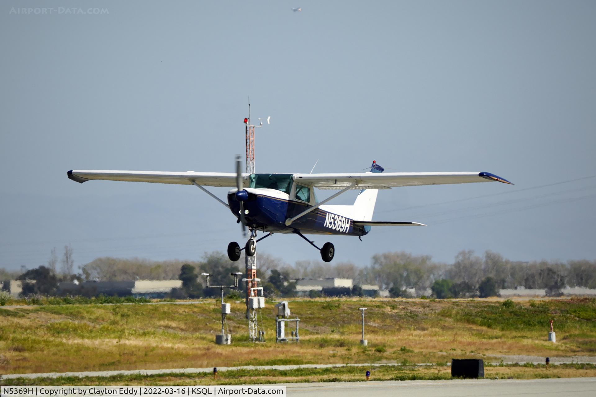 N5369H, 1980 Cessna 152 C/N 15284094, San Carlos Airport California 2022.