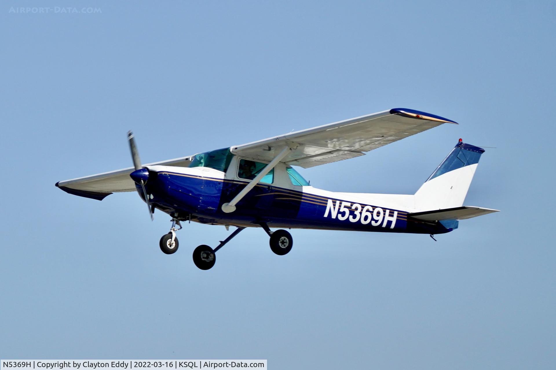 N5369H, 1980 Cessna 152 C/N 15284094, San Carlos Airport California 2022.