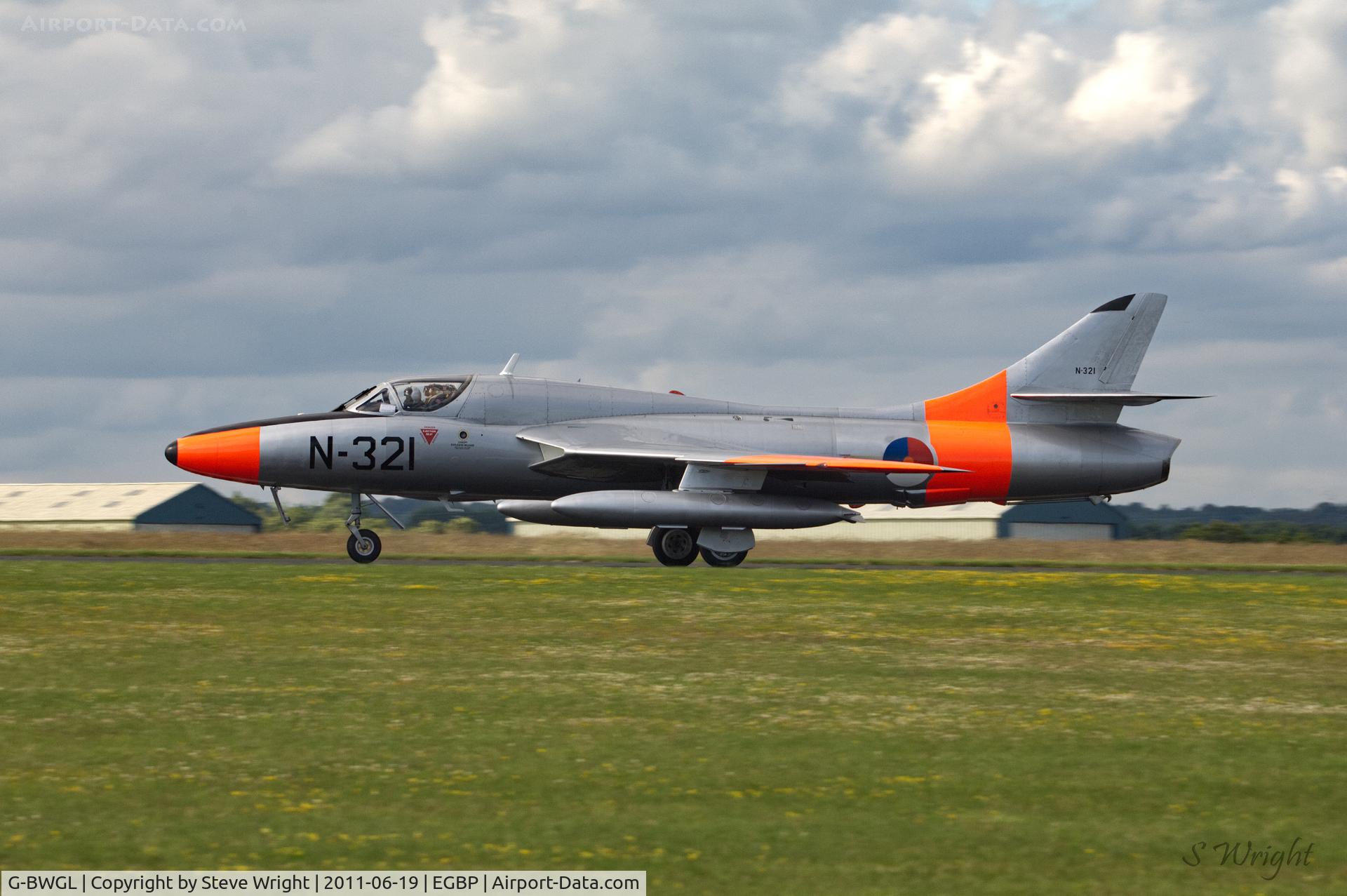 G-BWGL, 1959 Hawker Hunter T.8C C/N 41H/695946, Cotswold Airshow UK