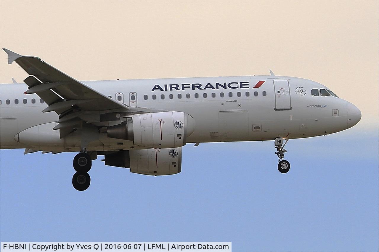 F-HBNI, 2011 Airbus A320-214 C/N 4820, Airbus A320-214, On final rwy 31R, Marseille-Provence Airport (LFML-MRS)