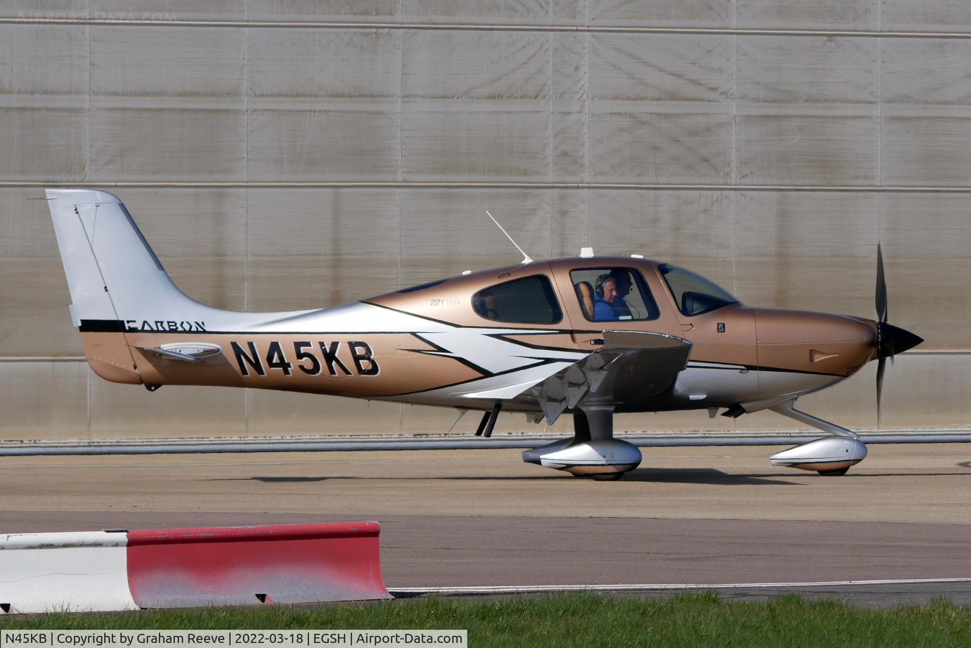 N45KB, 2018 Cirrus SR22T C/N 1800, Departing from Norwich.
