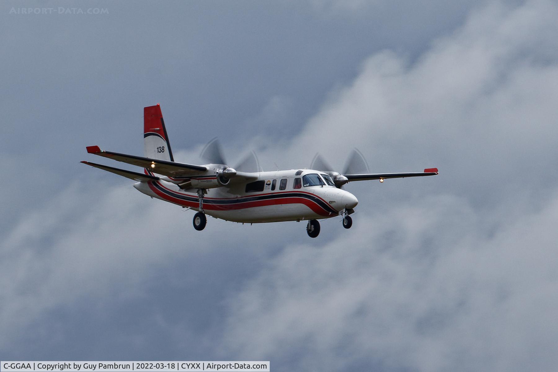 C-GGAA, 1976 Rockwell International 690A Turbo Commander C/N 11341, Landing on 07