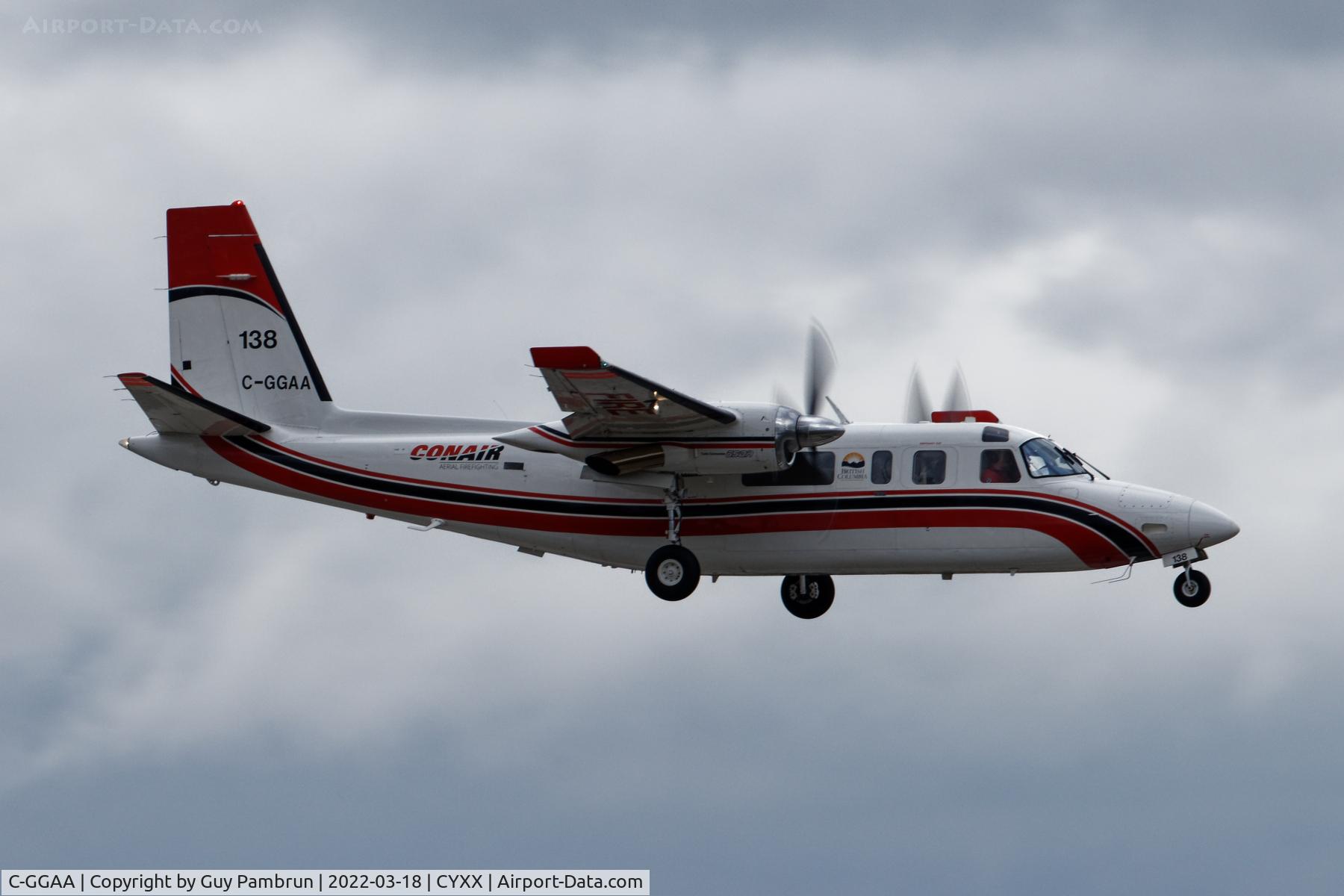 C-GGAA, 1976 Rockwell International 690A Turbo Commander C/N 11341, Landing on 07