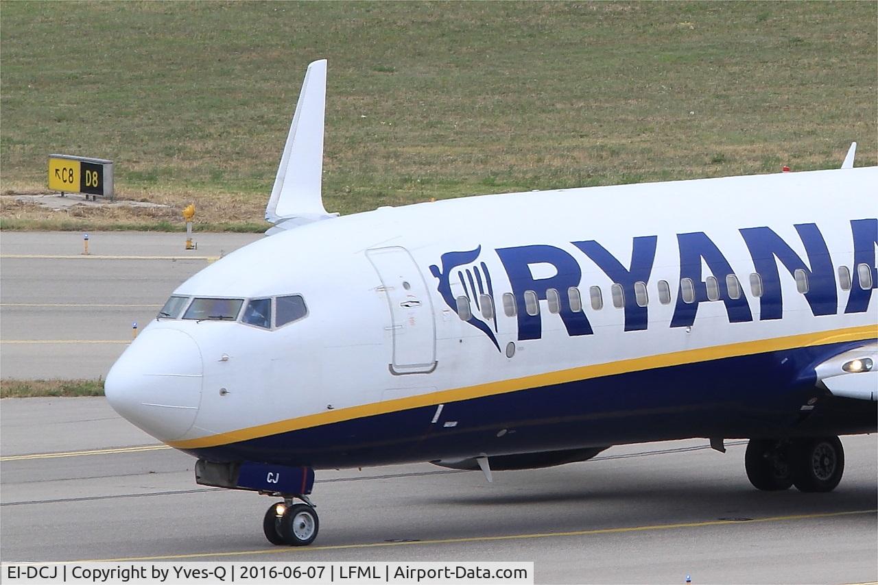 EI-DCJ, 2004 Boeing 737-8AS C/N 33564, Boeing 737-8AS, Taxiing to holding point Rwy 31R, Marseille-Provence Airport (LFML-MRS)