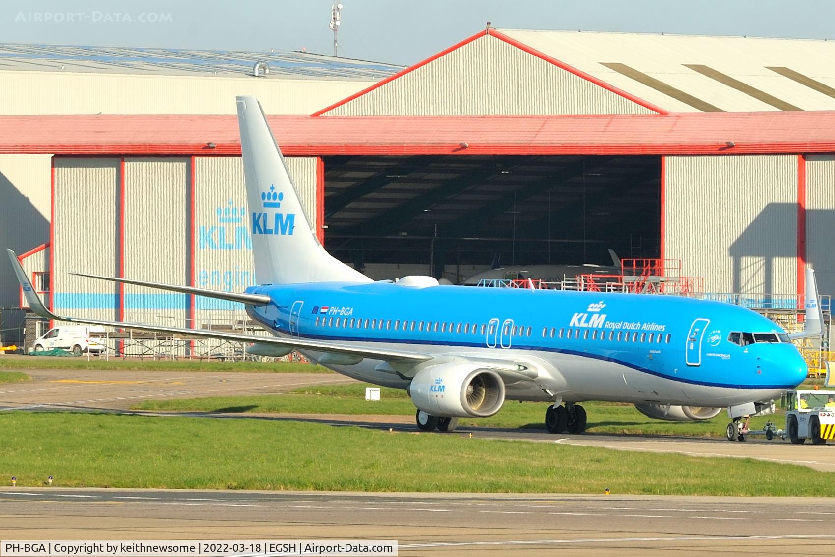 PH-BGA, 2008 Boeing 737-8K2 C/N 37593, Removed from spray shop.