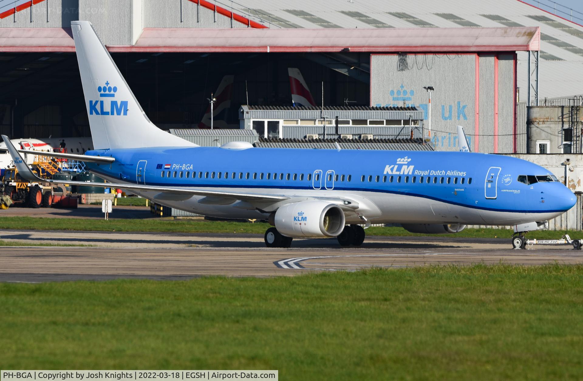 PH-BGA, 2008 Boeing 737-8K2 C/N 37593, On Tug After Respray.
