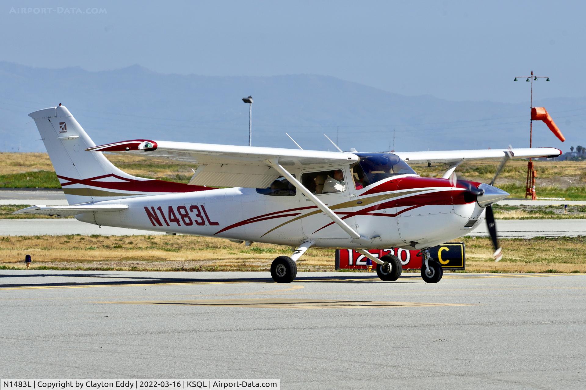 N1483L, 2007 Cessna 182T Skylane C/N 18281960, San Carlos Airport in California 2022.