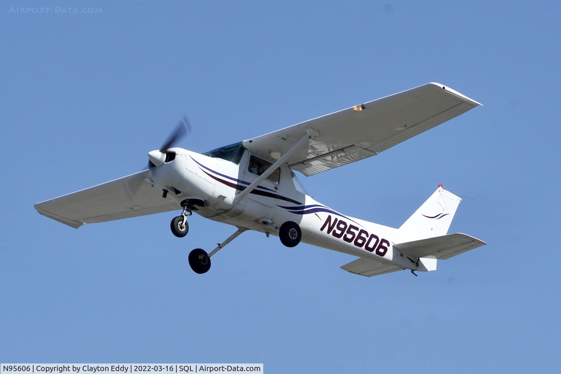N95606, 1984 Cessna 152 C/N 15285936, San Carlos Airport in California 2022.