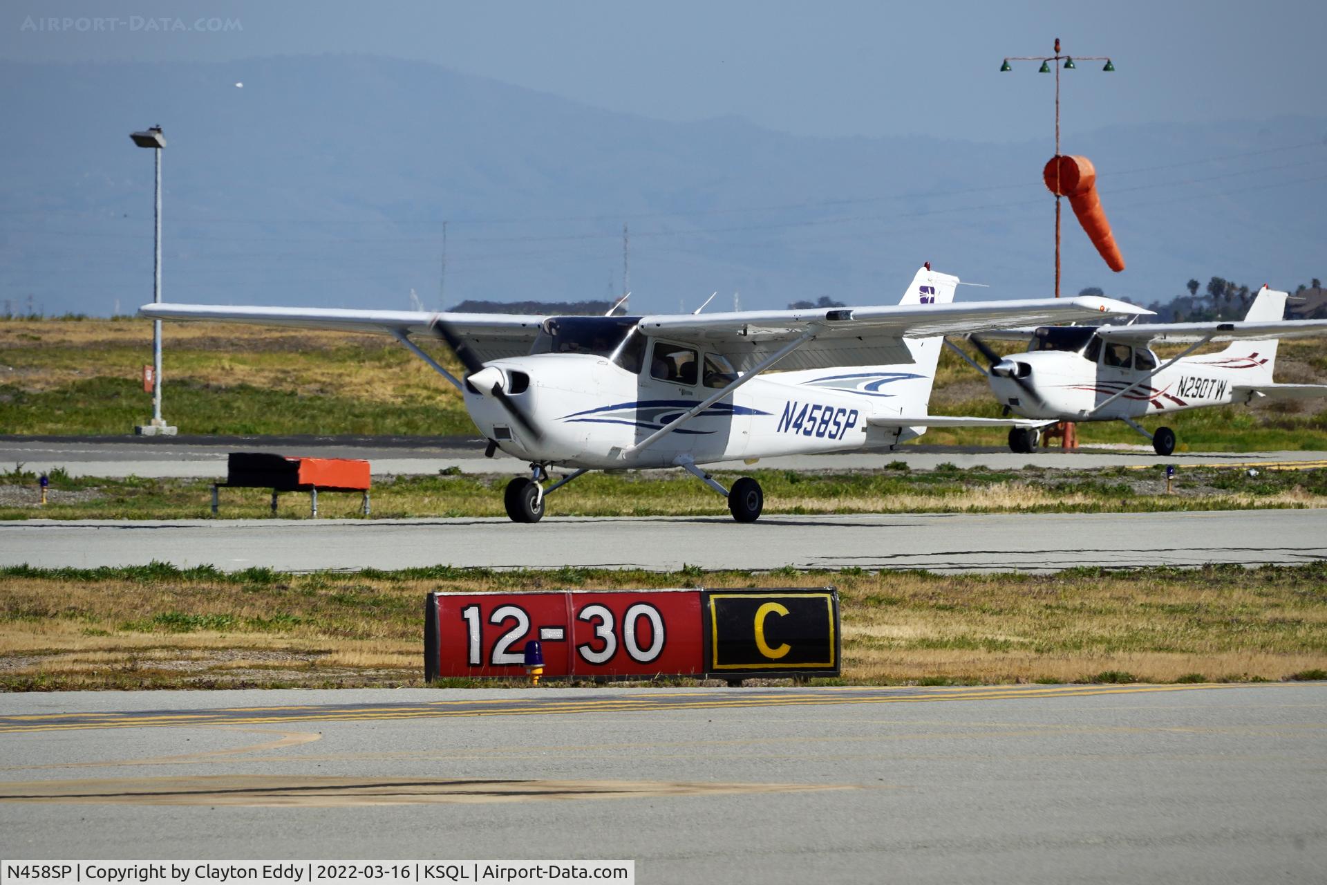 N458SP, 1999 Cessna 172S C/N 172S8323, San Carlos Airport in California 2022.