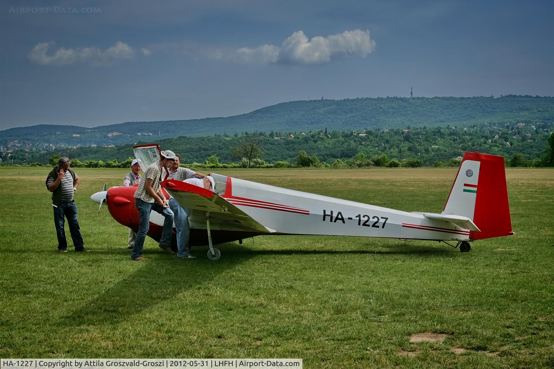 HA-1227, 1976 Scheibe SF-25E Super Falke C/N 4312, LHFH - Farkashegy Airport, Budakeszi, Hungary