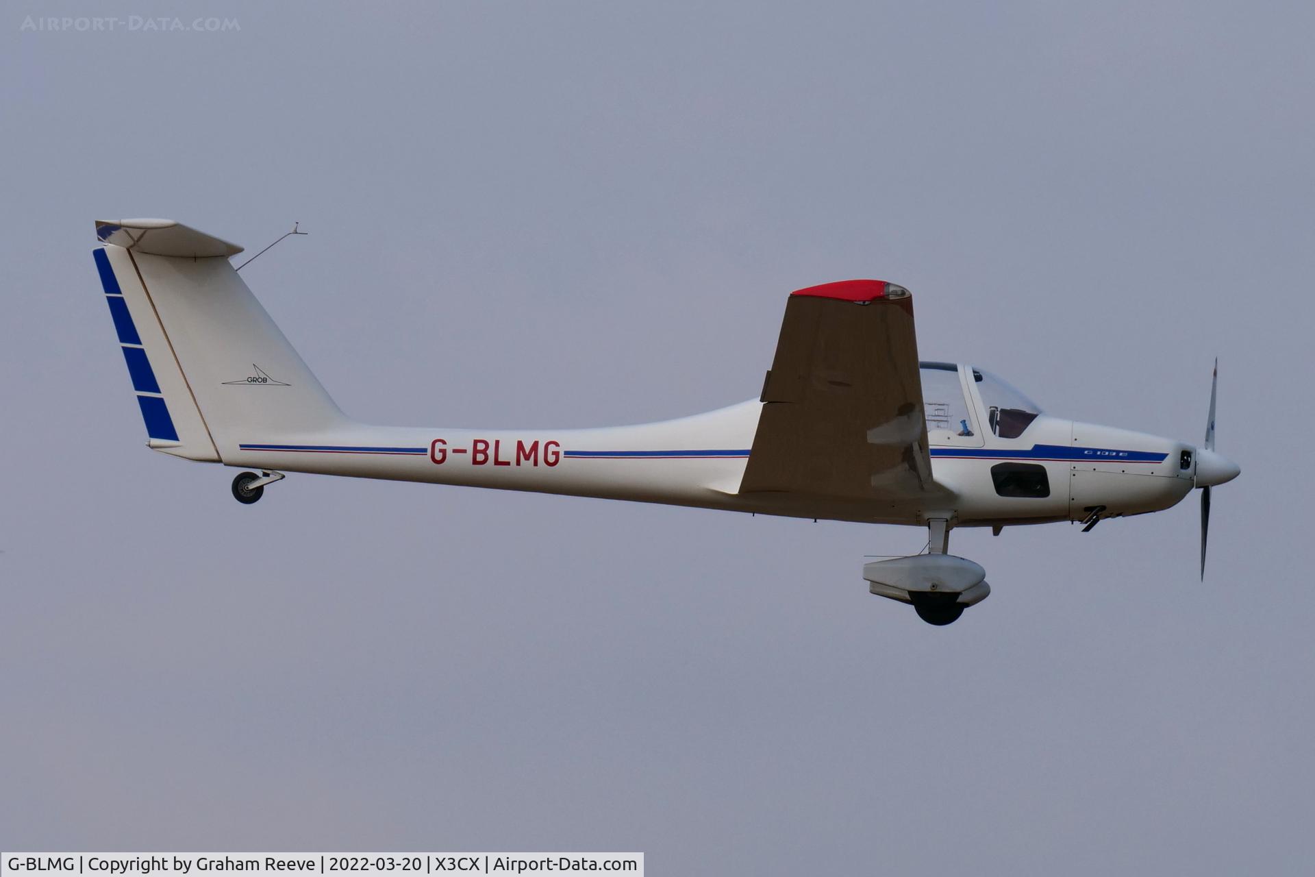 G-BLMG, 1984 Grob G-109B C/N 6322, Landing at Northrepps.