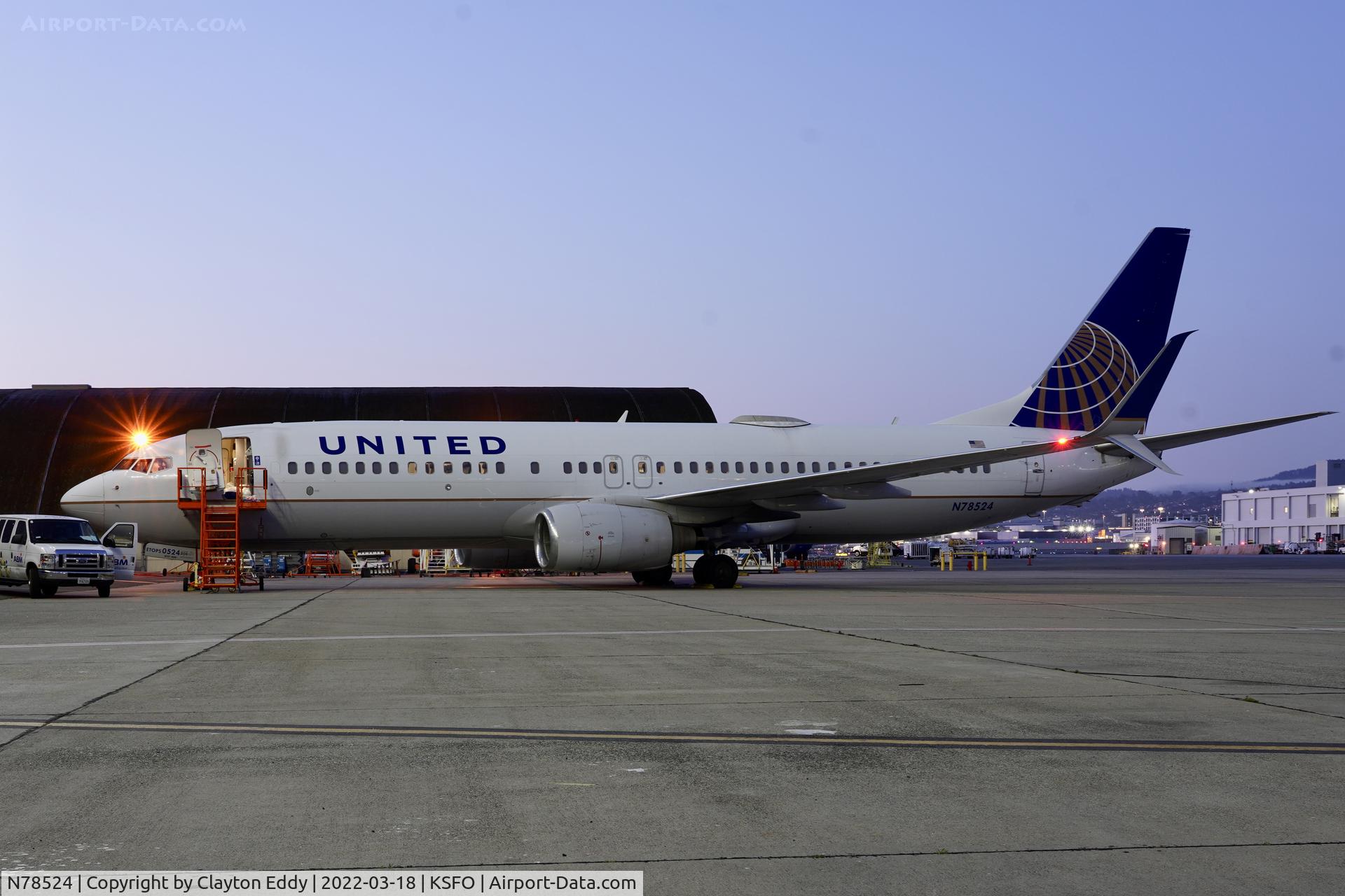 N78524, 2010 Boeing 737-824 C/N 31642, SFO 2022.