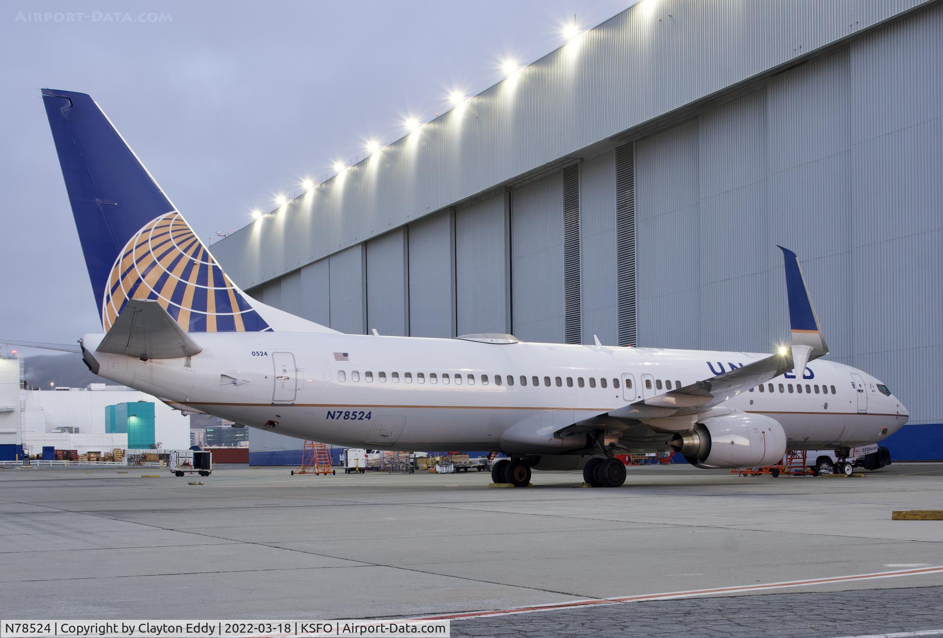 N78524, 2010 Boeing 737-824 C/N 31642, SFO 2022.