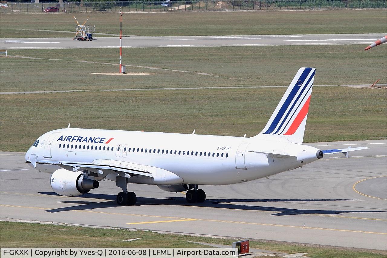 F-GKXK, 2003 Airbus A320-214 C/N 2140, Airbus A320-214, Lining up rwy 31R, Marseille-Provence Airport (LFML-MRS)